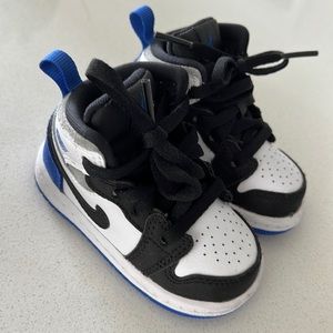 Jordan 1 Mid Size 4c